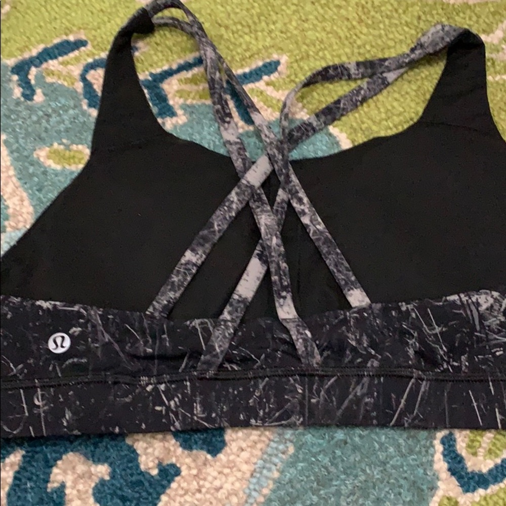 Lululemon - Picture 2 of 3